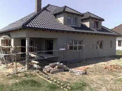 Zacisze 2 — realizacje 33