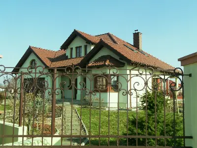 Zacisze — realizacje 19